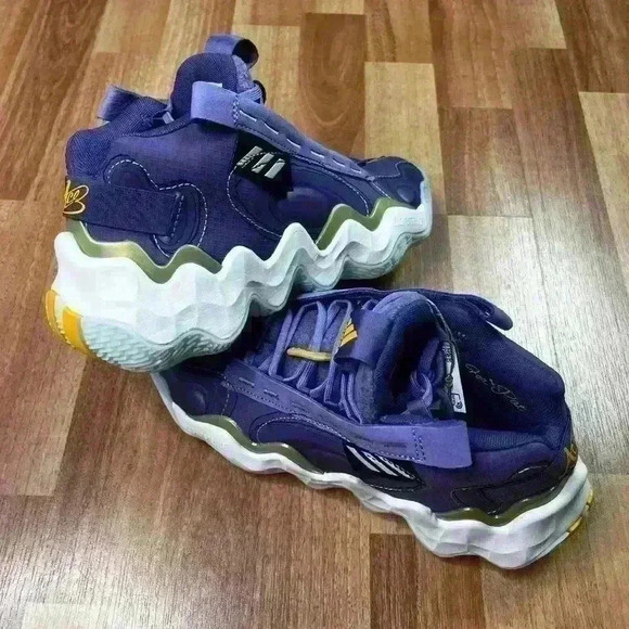 Adidas Exhibit  B Candace Parker Mid Womens basketball Size 7.5 - Picture 11 of 13